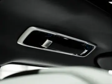 Land Rover Range Rover P550e PHEV Autobiography L460