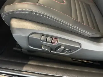 MINI Cooper S JCW Trim Paket XL Navi HuD H K Pano