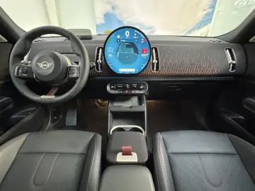 MINI Cooper C Countryman JCW Trim PackageL Pano ACC