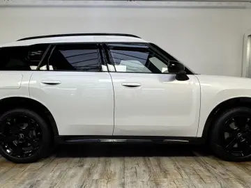 MINI Cooper C Countryman JCW Trim Package L Pano ACC