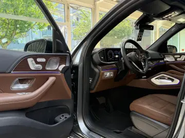 MERCEDES-BENZ GLE 400 e 4M AMG PremiumPlus Pano HuD Luftf