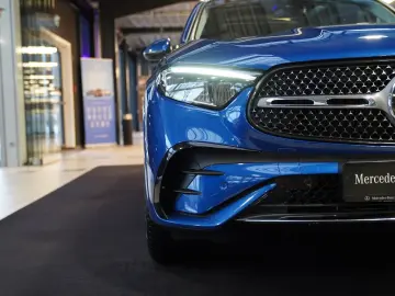 MERCEDES-BENZ GLC 220 d 4M AMG Line Vielspeiche Panorama AHK