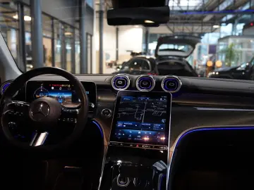 MERCEDES-BENZ GLC 220 d 4M AMG Line Vielspeiche Panorama AHK