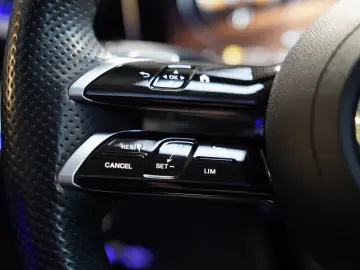 MERCEDES-BENZ GLC 220 d 4M AMG Line Vielspeiche Panorama AHK