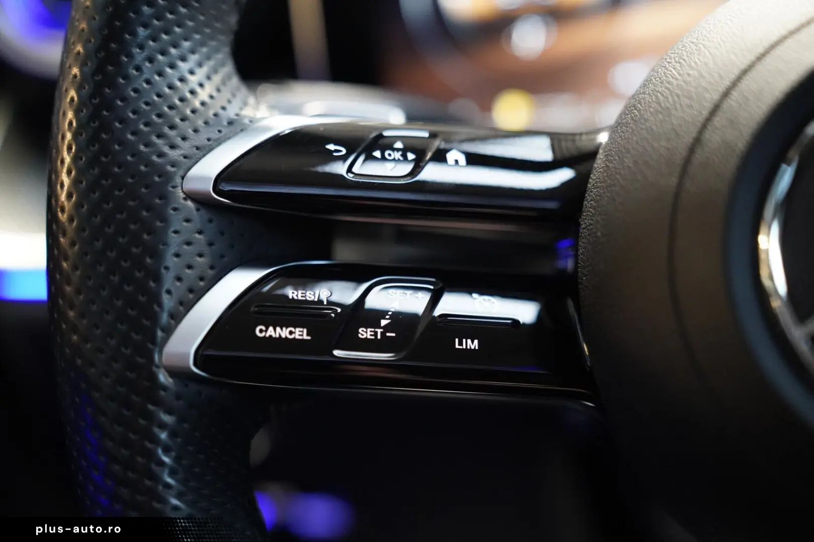 MERCEDES-BENZ GLC 220 d 4M AMG Line Vielspeiche Panorama AHK