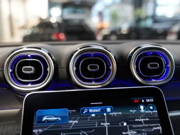 MERCEDES-BENZ GLC 220 d 4M AMG Line Vielspeiche Panorama AHK