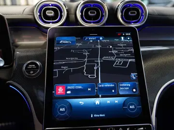 MERCEDES-BENZ GLC 220 d 4M AMG Line Vielspeiche Panorama AHK