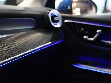 MERCEDES-BENZ GLC 220 d 4M AMG Line Vielspeiche Panorama AHK