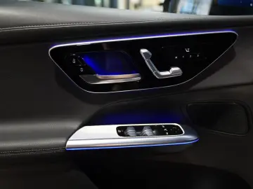 MERCEDES-BENZ GLC 220 d 4M AMG Line Vielspeiche Panorama AHK