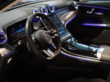 MERCEDES-BENZ GLC 220 d 4M AMG Line Vielspeiche Panorama AHK