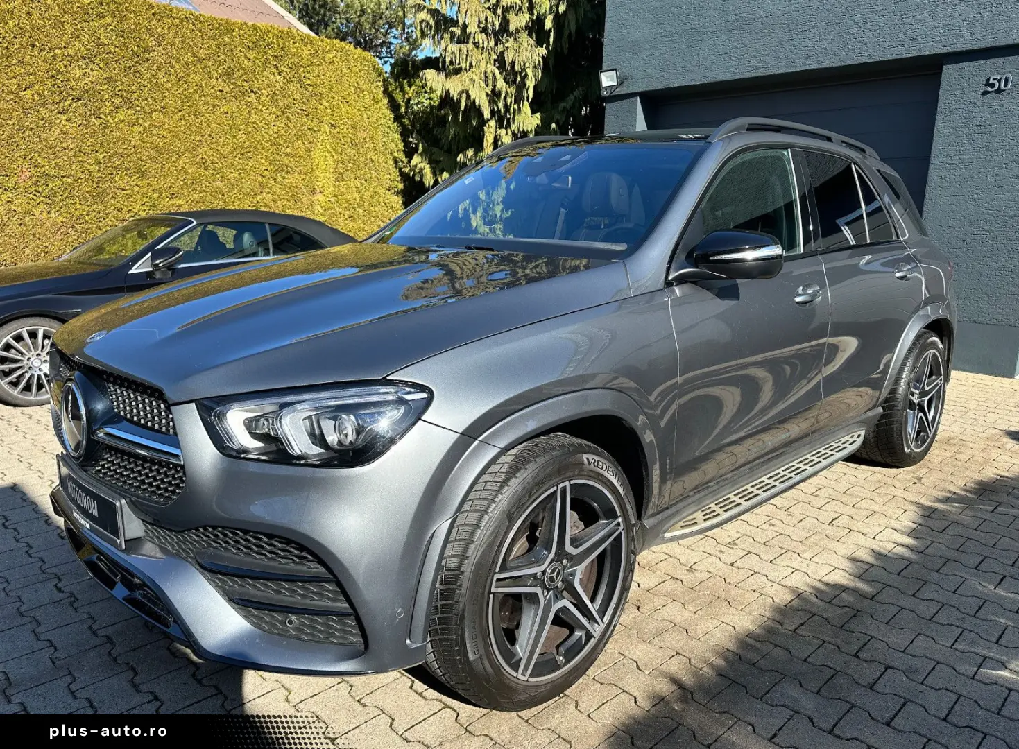 MERCEDES-BENZ GLE400D PANO DISTR BURM 7-SITZER AMG-LINE
