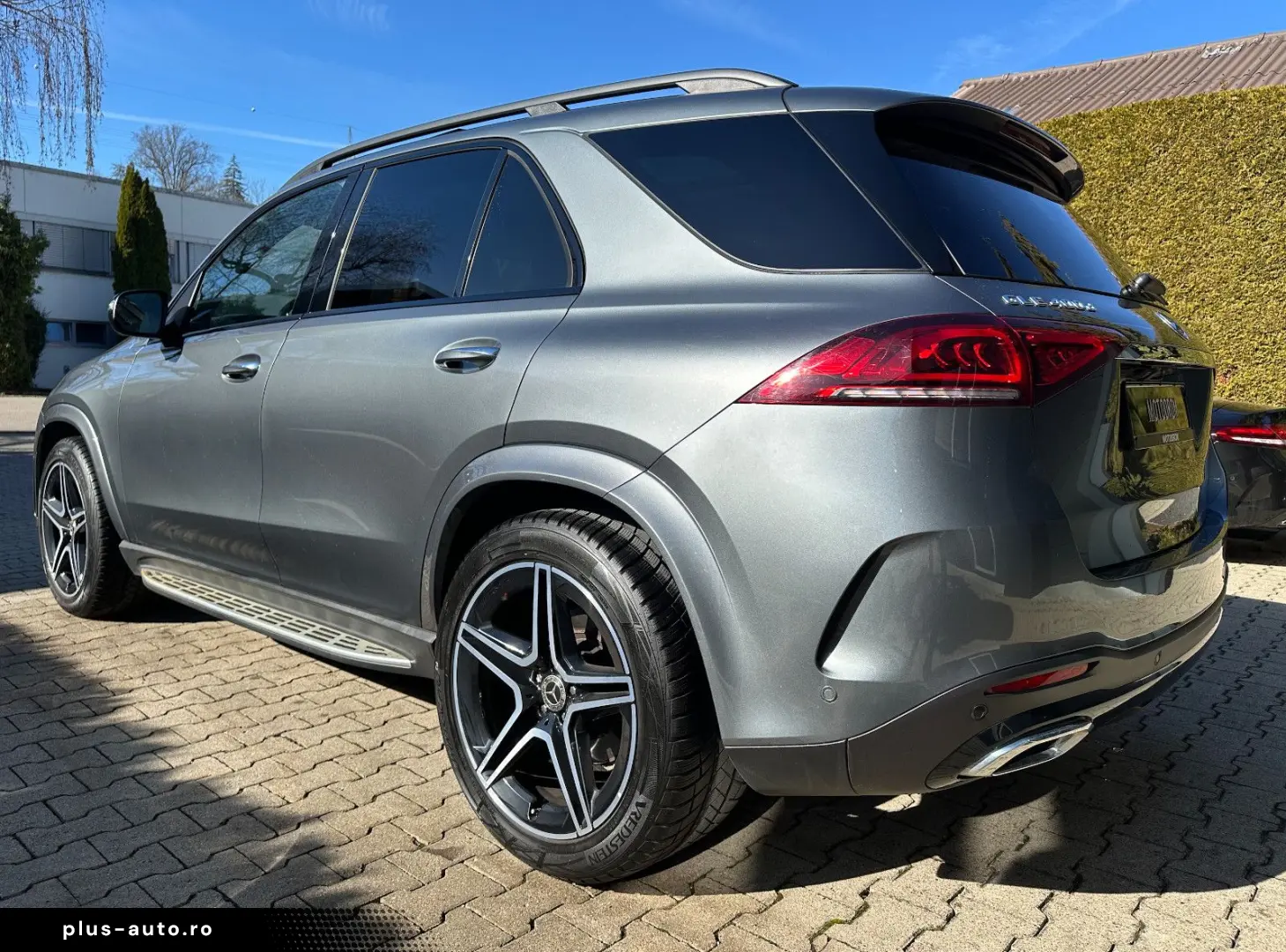 MERCEDES-BENZ GLE400D PANO DISTR BURM 7-SITZER AMG-LINE
