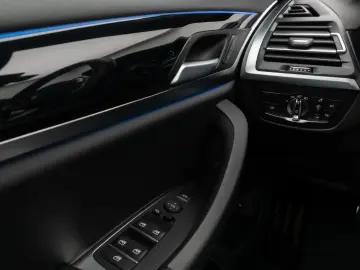 BMW X3 xD30e M Sport Panorama 360  HUD DAB HiFi AHK