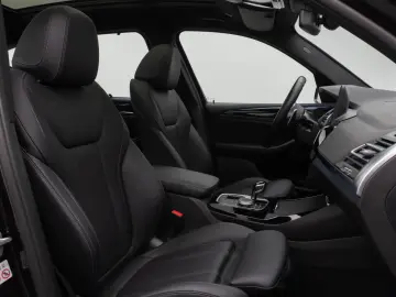 BMW X3 xD30e M Sport Panorama 360  HUD DAB HiFi AHK