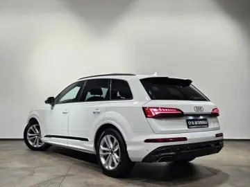 AUDI Q7 50 TDI S Line Black 7Sitz Pano Matrix Facelif