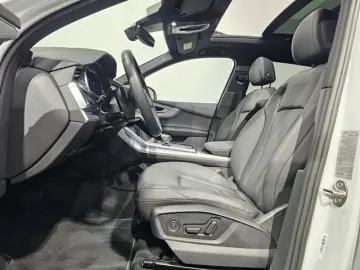 AUDI Q7 50 TDI S Line Black 7Sitz Pano Matrix Facelif