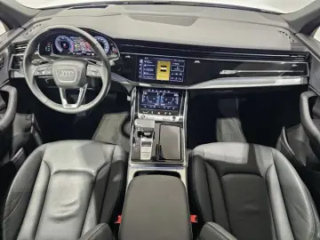 AUDI Q7 50 TDI S Line Black 7Sitz Pano Matrix Facelif