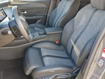 PEUGEOT 408 PHEV 180 Allure e-AT LED Navi Kamera 360 SHZ