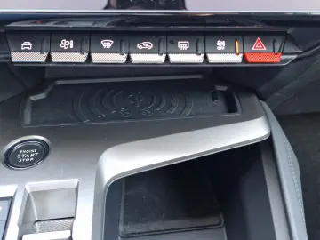 PEUGEOT 408 PHEV 180 Allure e-AT LED Navi Kamera 360 SHZ