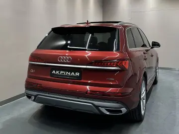 AUDI Q7 50 TDI quattro S line  1. HAND BANG&OLUFSEN