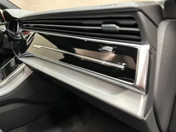 AUDI Q7 50 TDI quattro S line  1. HAND BANG&OLUFSEN