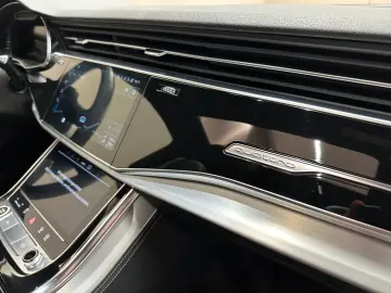 AUDI Q7 50 TDI quattro S line  1. HAND BANG&OLUFSEN