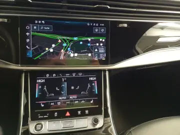AUDI Q7 quattro S line  7 SITZE AHK HUD PANO MATRIX B