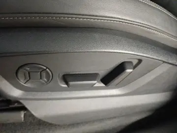 AUDI Q7 quattro S line  7 SITZE AHK HUD PANO MATRIX B