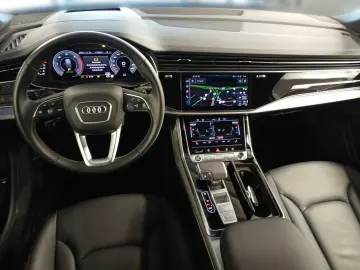 AUDI Q7 quattro S line  7 SITZE AHK HUD PANO MATRIX B
