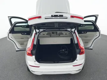 VOLVO XC60 T8 Recharge AWD Plus Bright 21  H&K 360