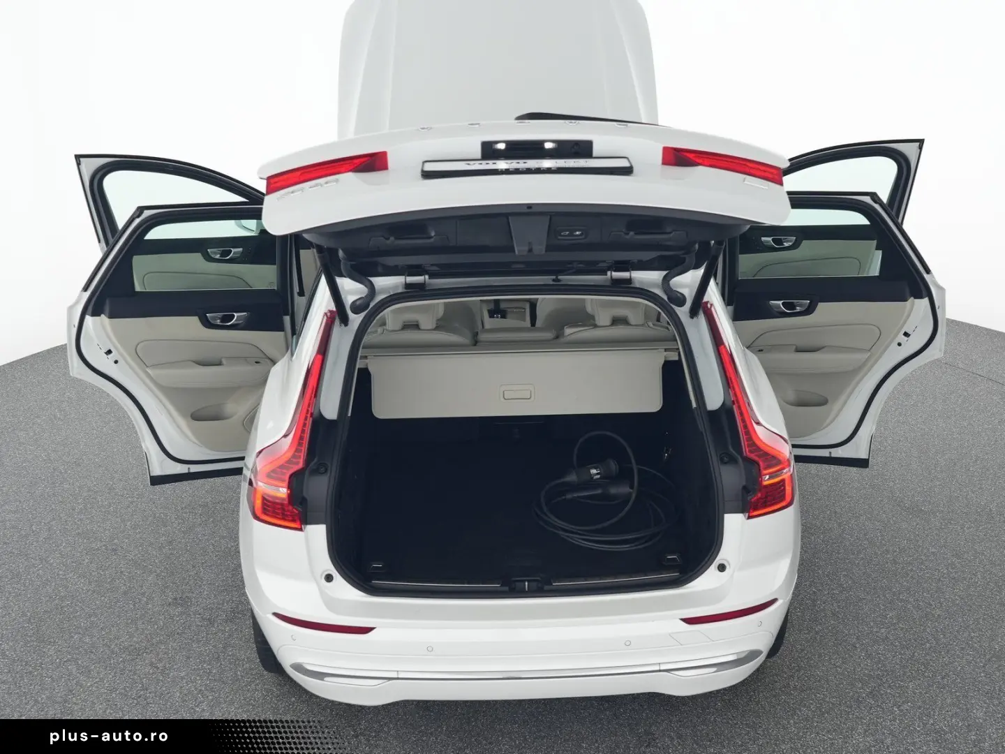 VOLVO XC60 T8 Recharge AWD Plus Bright 21  H&K 360