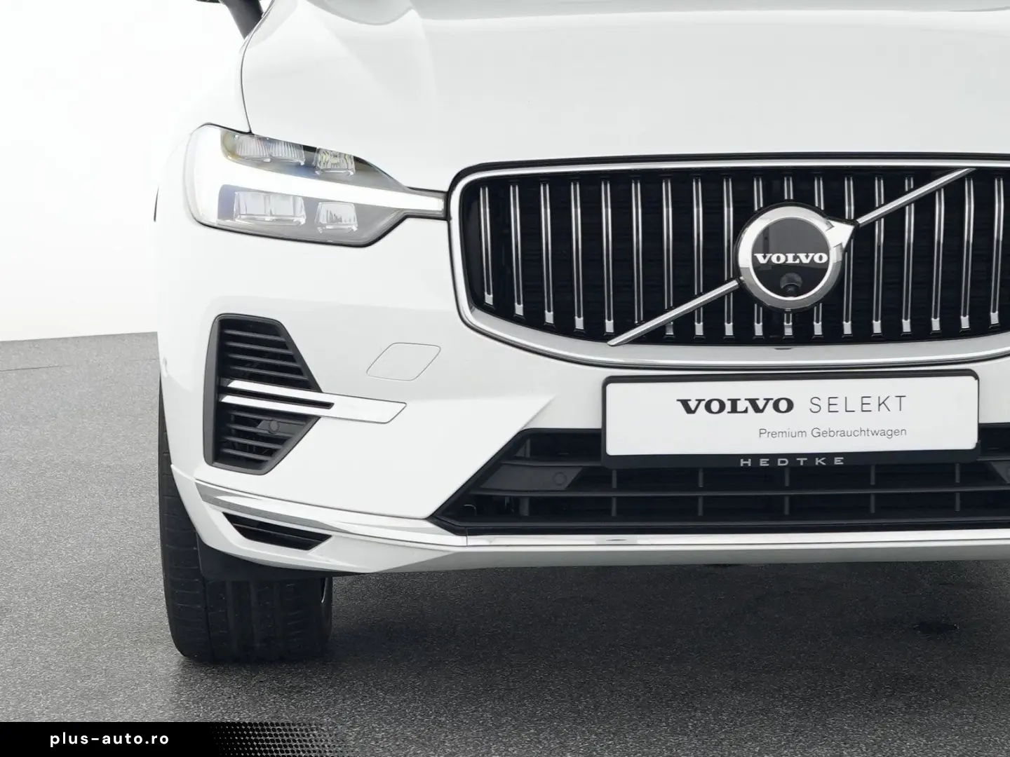 VOLVO XC60 T8 Recharge AWD Plus Bright 21  H&K 360