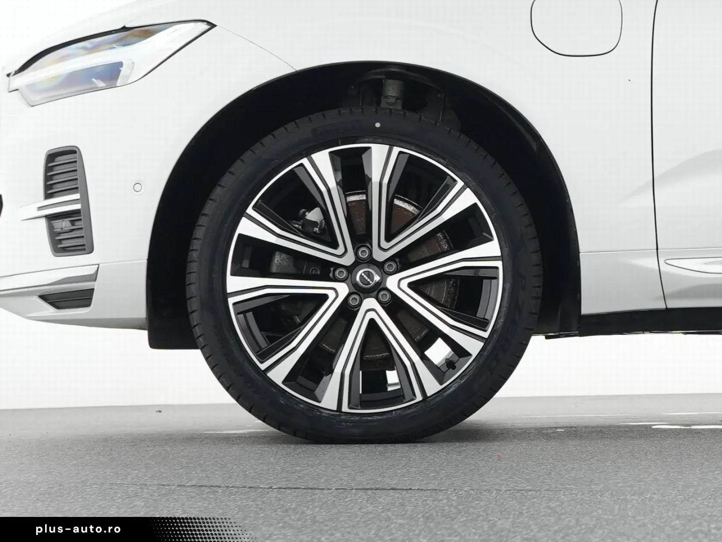 VOLVO XC60 T8 Recharge AWD Plus Bright 21  H&K 360