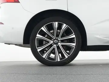 VOLVO XC60 T8 Recharge AWD Plus Bright 21  H&K 360