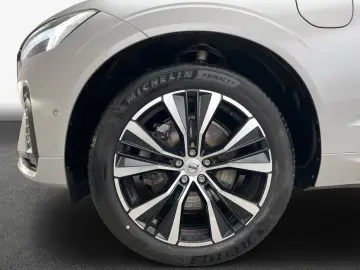VOLVO XC60 T8 AWD Recharge Plus Dark