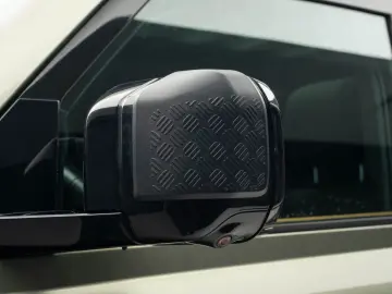 Land Rover Defender 110 3.0 P400 MHEV X-Dynamic HSE