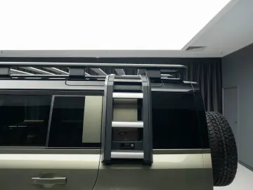 Land Rover Defender 110 3.0 P400 MHEV X-Dynamic HSE