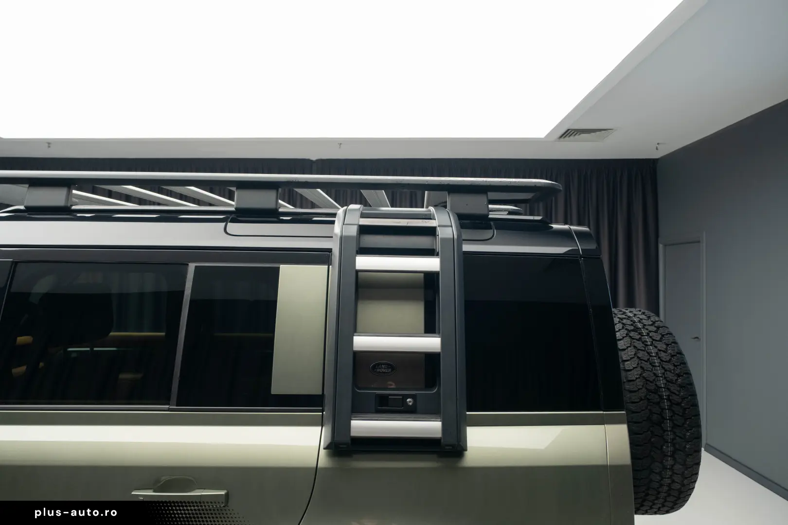 Land Rover Defender 110 3.0 P400 MHEV X-Dynamic HSE