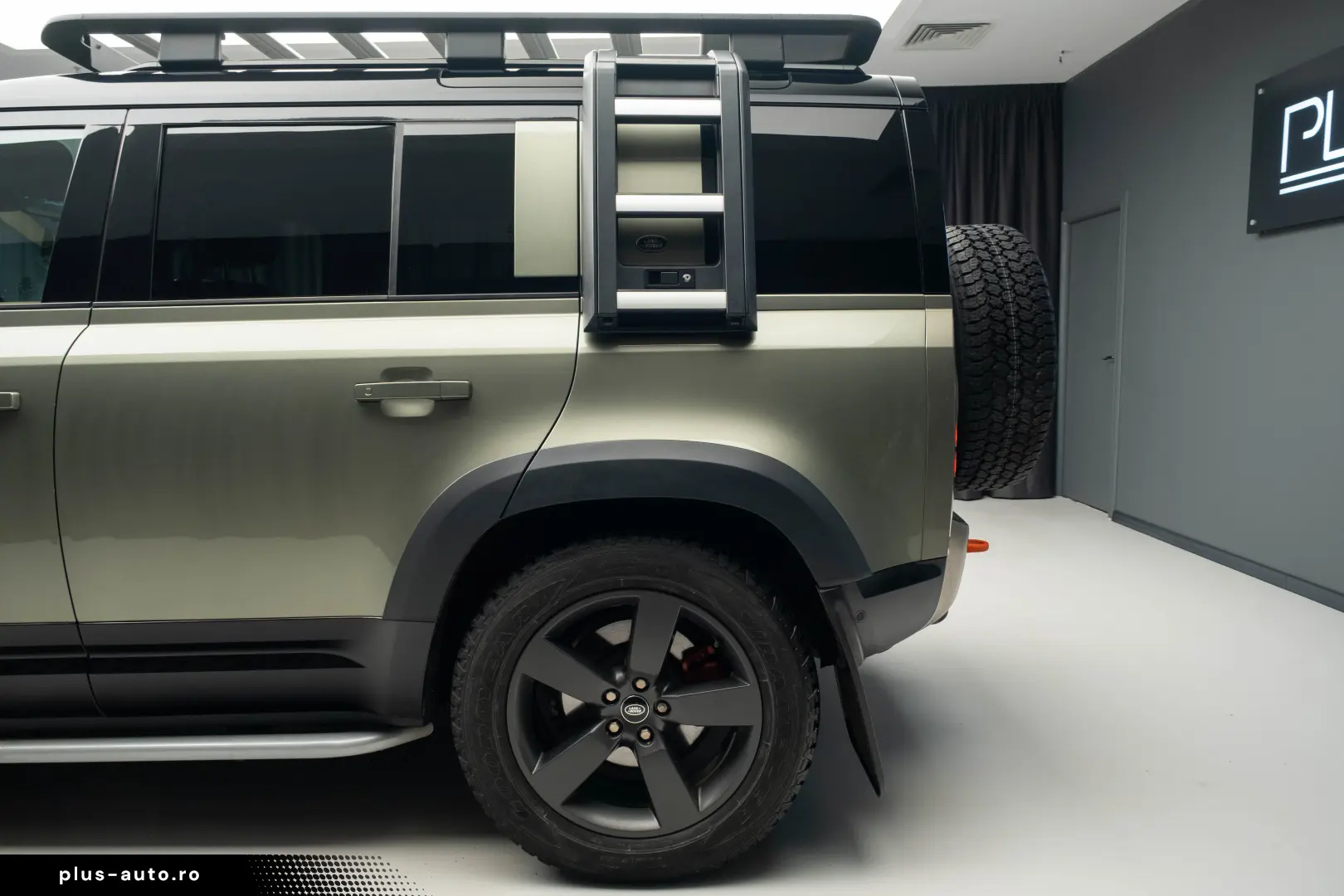 Land Rover Defender 110 3.0 P400 MHEV X-Dynamic HSE