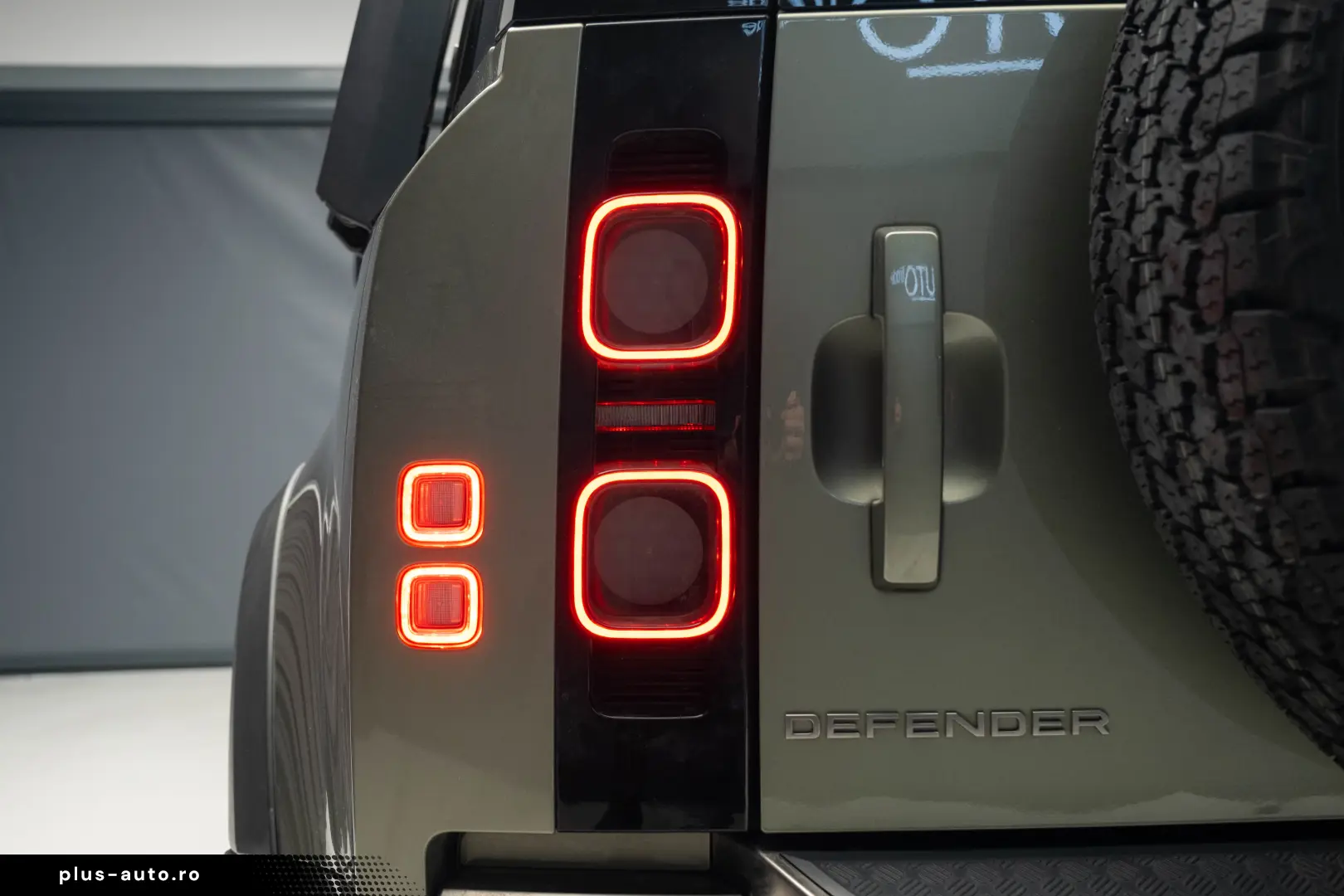 Land Rover Defender 110 3.0 P400 MHEV X-Dynamic HSE