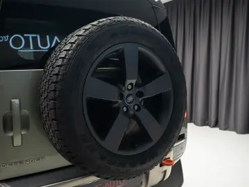 Land Rover Defender 110 3.0 P400 MHEV X-Dynamic HSE