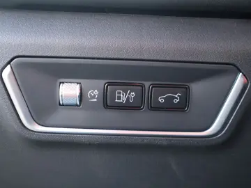 LYNC AND CO 01 1.5 TD PHEV Aut. LED ACC 360  Pano