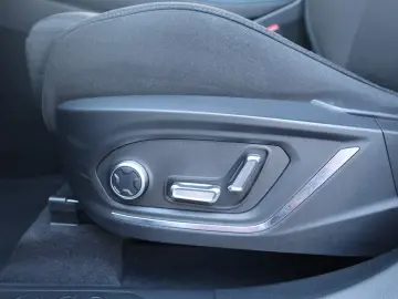 LYNC AND CO 01 1.5 TD PHEV Aut. LED ACC 360  Pano