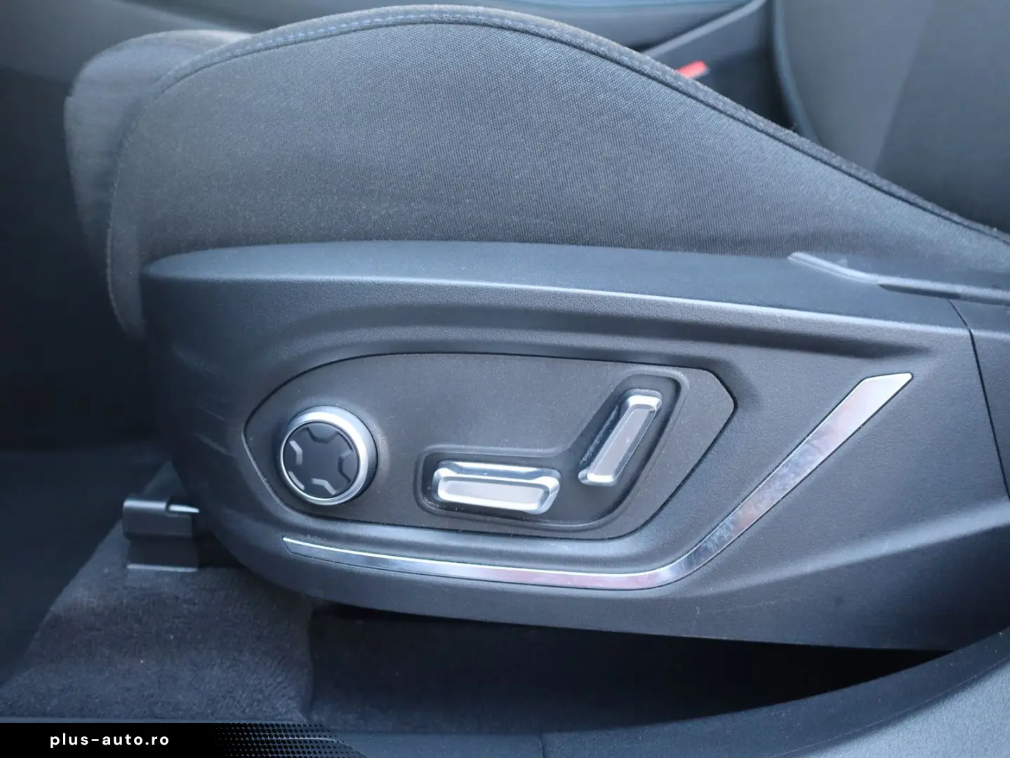 LYNC AND CO 01 1.5 TD PHEV Aut. LED ACC 360  Pano