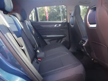 LYNC AND CO 01 1.5 TD PHEV Aut. LED ACC 360  Pano