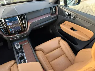 VOLVO XC60 B4d Plus Dark AWD