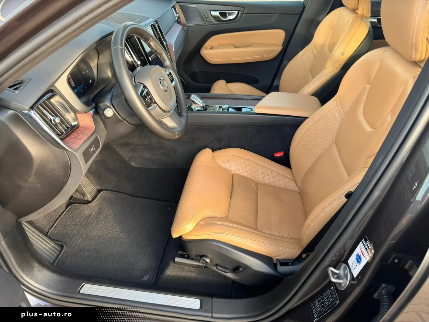 VOLVO XC60 B4d Plus Dark AWD