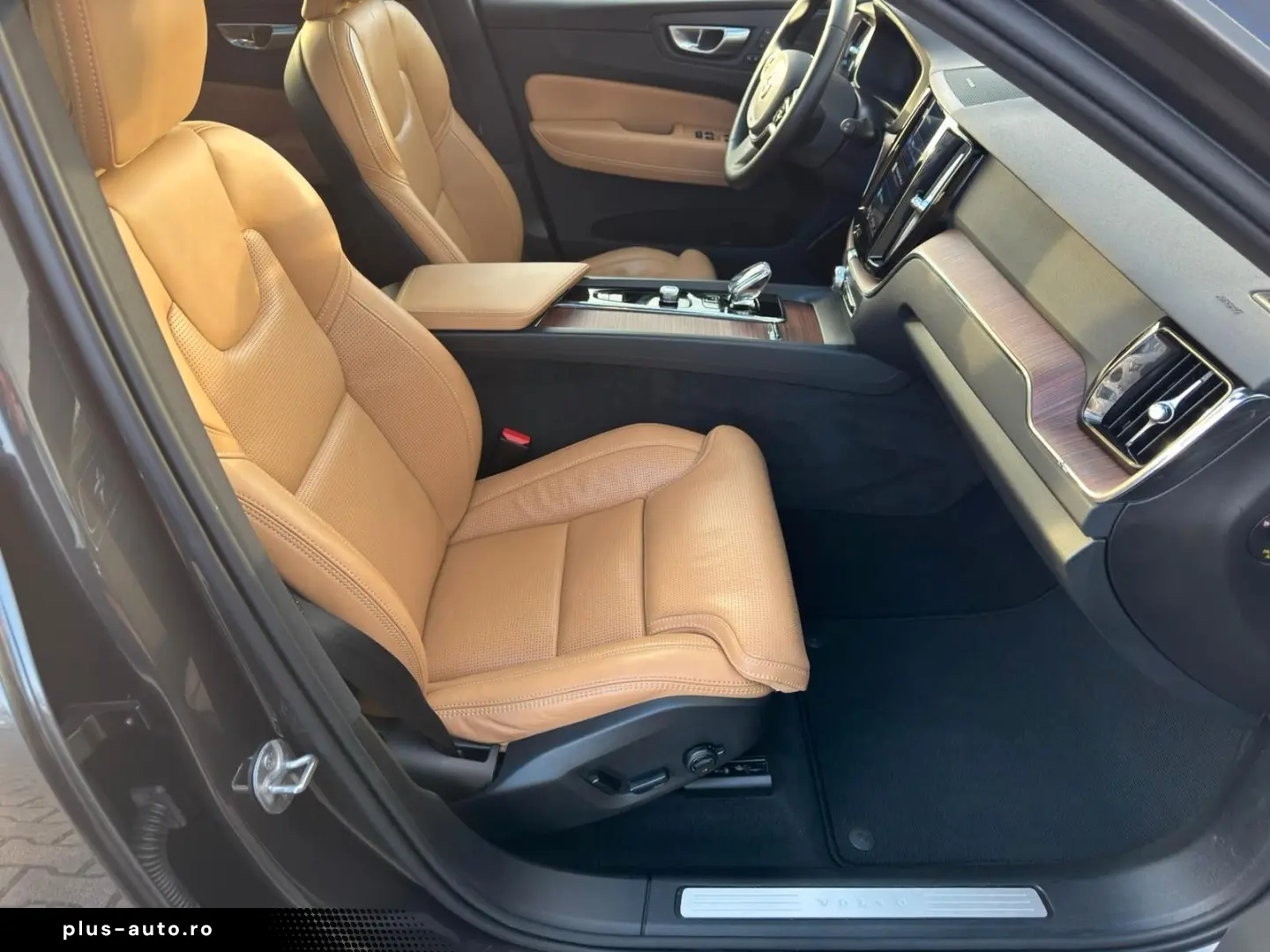 VOLVO XC60 B4d Plus Dark AWD