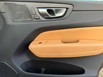 VOLVO XC60 B4d Plus Dark AWD