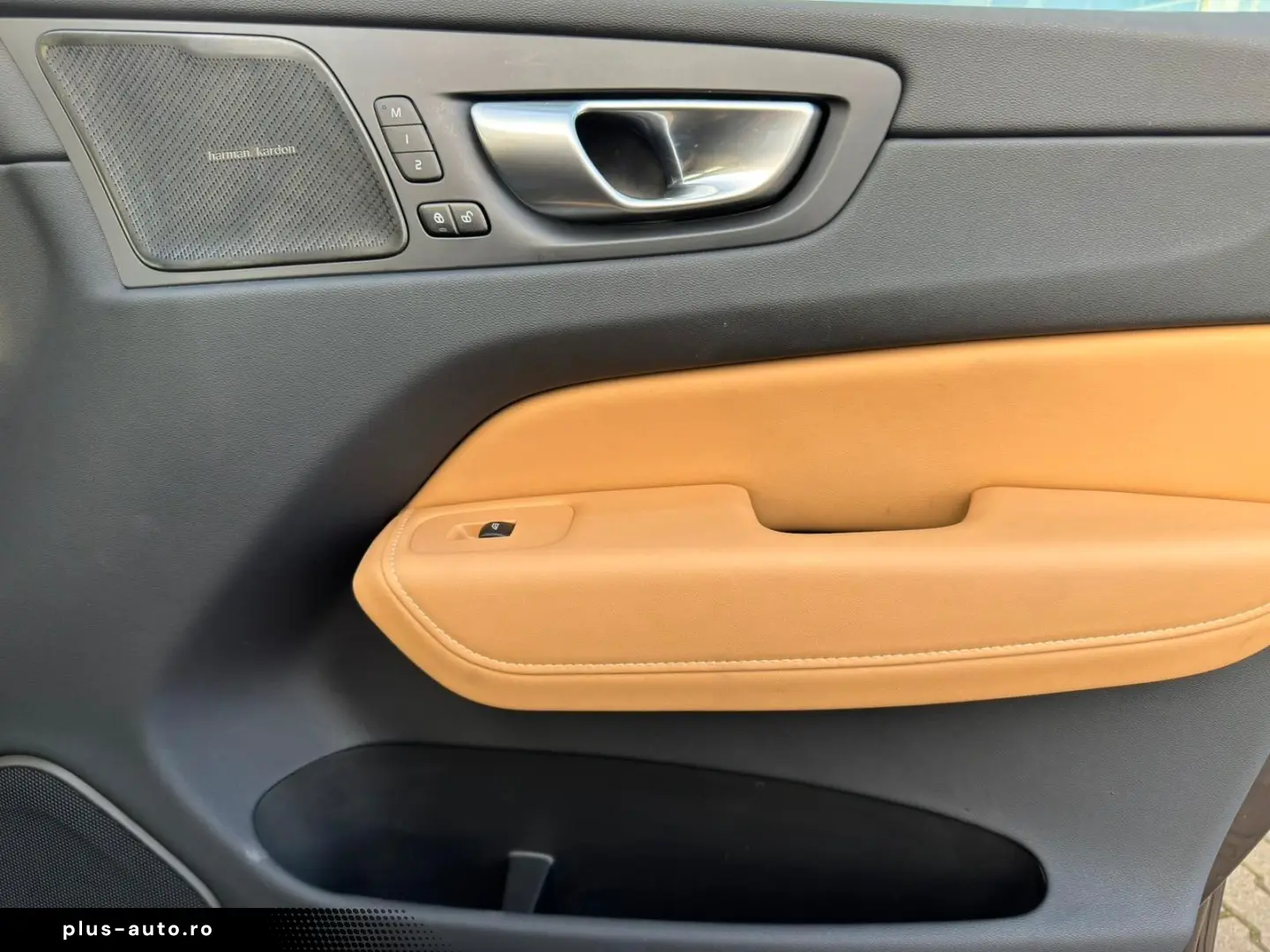 VOLVO XC60 B4d Plus Dark AWD